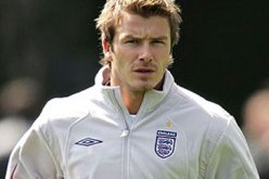 بيكهام يرفض عرضا للعب في استراليا