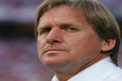 شوستر  لا يتوقع رحيل غوارديولا عن البارصا ولا مورينيو عن الريال