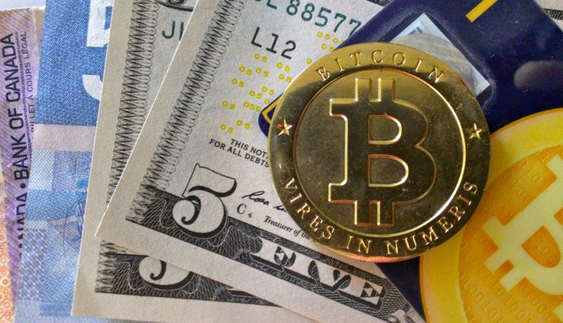 البتكوين يرتفع مجددا ويقترب من 8200 دولار