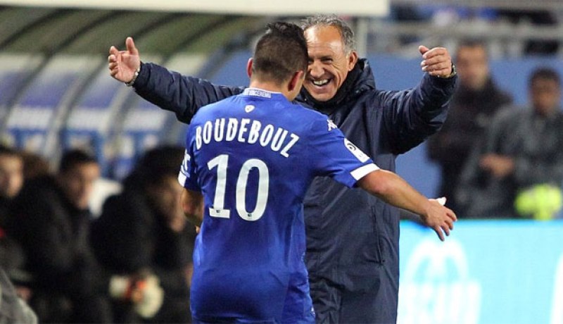 مدرب بودبوز السابق: “الجزائري فنان والليغا مناسبة له”