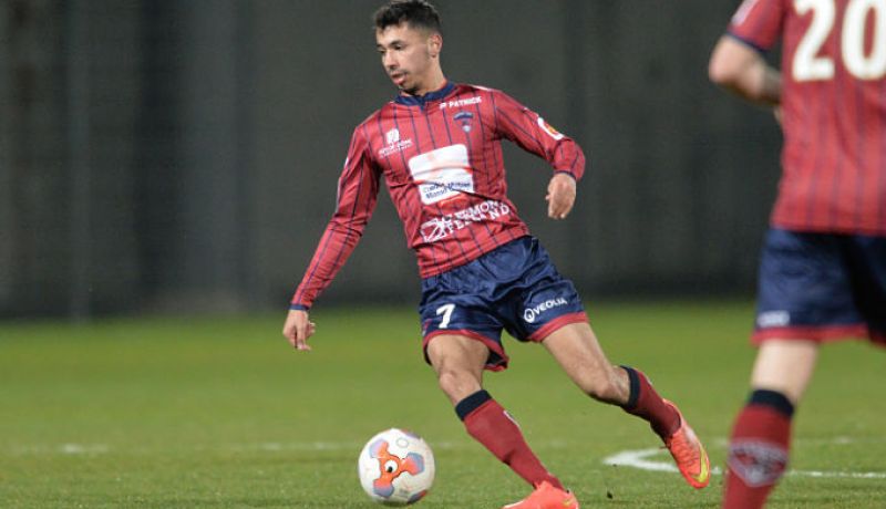 محرز الجديد يُواجه مُعضلة كبيرة في كتالونيا !!