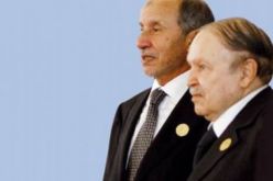 رئيس المجلس الوطني الانتقالي الليبي يترحم على أرواح الشهداء بمقام الشهيد