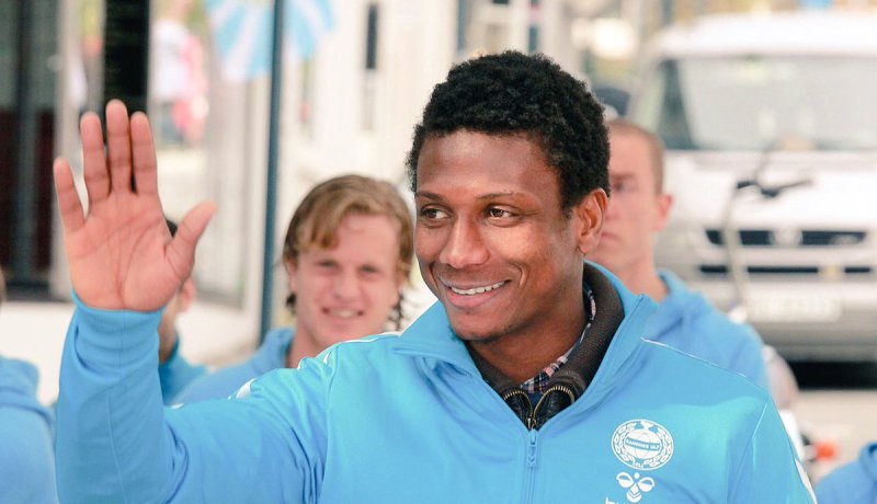 تيجان جايطة: ” من المحفز مواجهة منتخب قوي مثل الجزائر”