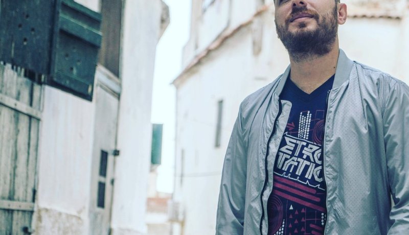 فيديو..فادي طلبي يتغنى بجمال الجزائر في أغنيته الجديدة