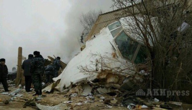 بالفيديو والصور.. ارتفاع عدد ضحايا تحطم طائرة شحن تركيا إلى 37 شخصا