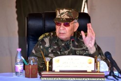 قايد صالح :” قيادة الجيش تقدم الضمانات الكافية للقضاء لكي يتابع بكل حزم وبدون ضغوطات محاسبة الفاسدين”