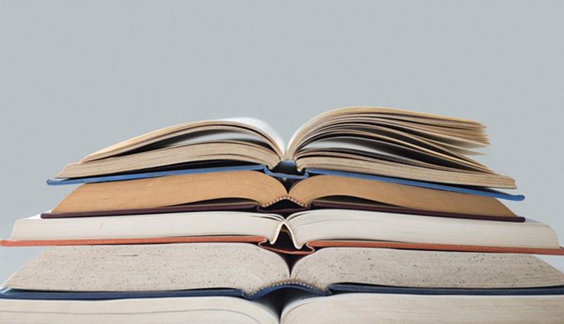 العـلم كنزٌ لا يـزيد إلا بكـثرة الإنـفاق مـنه