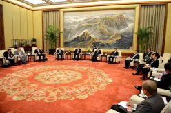 بالصور عبد المالك سلال يلتقي بمدراء كبرى المؤسسات الصينية