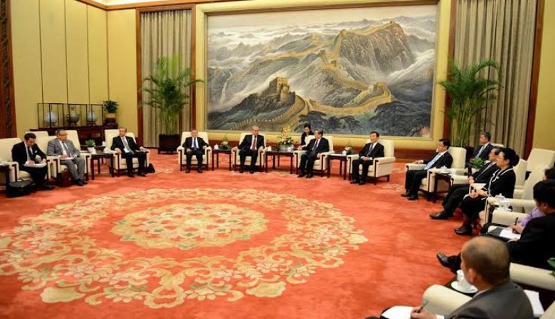 بالصور عبد المالك سلال يلتقي بمدراء كبرى المؤسسات الصينية