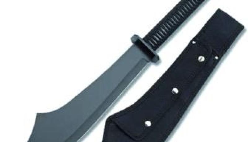 جـامعـيـة تُشـهـر خنـجـرًا فـي وجـه والـدها بسـطـيـف!