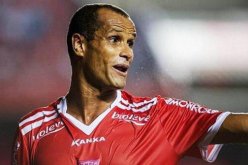 الأسطورة ريفالدو ينهي مشواره الكروي في سن الـ43 عاما