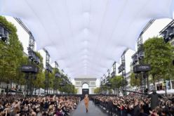 فرنسا: الشانزيليزيه الباريسي يتحول لمنصة لعروض الأزياء