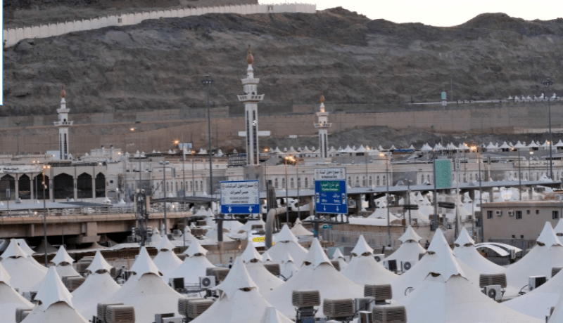 قبل أداء الركن الأعظم.. الحجاج يتوافدون إلى مشعر منى في يوم التروية