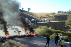 بالصور…إحتجاجات وغلق للطرقات بالشلف