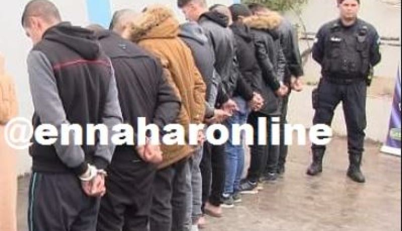 سطيف..الإطاحة بعصابة وحجز 10 حاويات لمواد تجميل وغسول الشعر منتهية الصلاحية