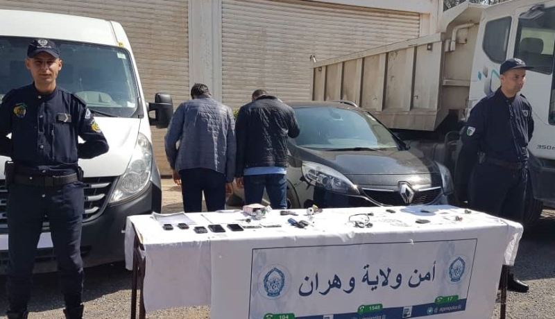 تفكيك شبكة دولية منظمة مختصة في سرقة السيارات وتزوير وثائقها في وهران