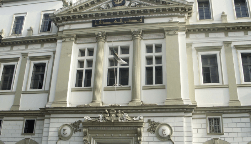 يصور تشكيلة المحكمة لتقليد ديكورها واستعماله داخل مطعم تركي فخم!