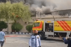 شاهد.. اندلاع حريق هائل بمجمع تجاري في إيران!