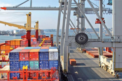 تراجع  محسوس في العجز التجاري في 2017