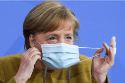 أنجيلا ميركل تتلقى الجرعة الأولى من لقاح أسترازينيكا