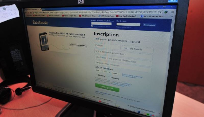 الإطاحة بأستاذ جامعي فتح صفحات مجهولة على “الفايسبوك” واتهم مدير جامعة الجزائر 3 بسرقات علمية