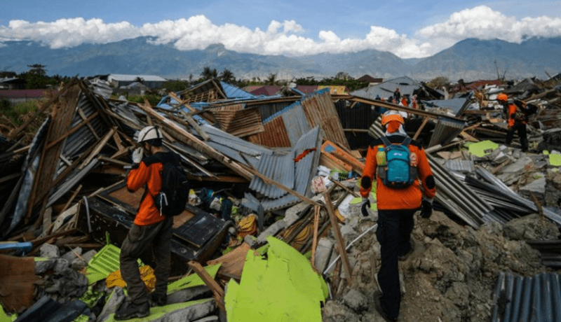 تسونامي أندونيسيا يحصد عدد رهيب من الأرواح