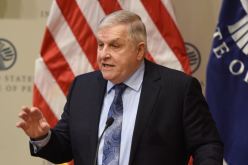 استقالة المبعوث الأمريكي لحل الأزمة الخليجية “أنتوني زيني”