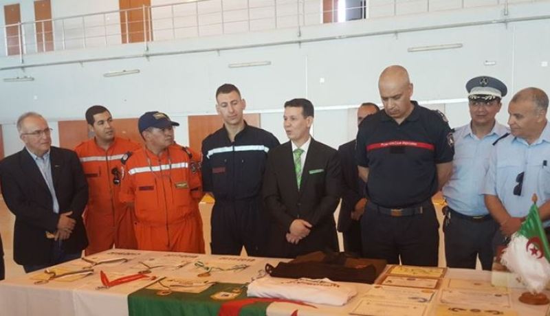 المدير العام للحماية المدنية يكرم العون “سيدعلي عميروش” بطل العالم في الفوفيتنام