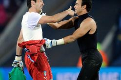 الحضري يُساوي نفسه مع “بوفون” ويتحول لـ”مسخرة” !!