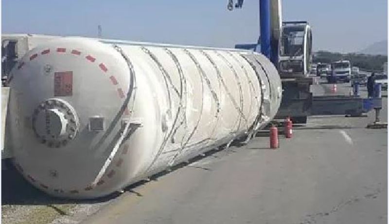 غلق مؤقت للطريق السيار الرابط بين وادي العثماني وعين سمارة  باتجاه الجزائر