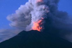 أندونيسيا.. بركان “بالي” بدأ يهدأ مع تواصل الحذر