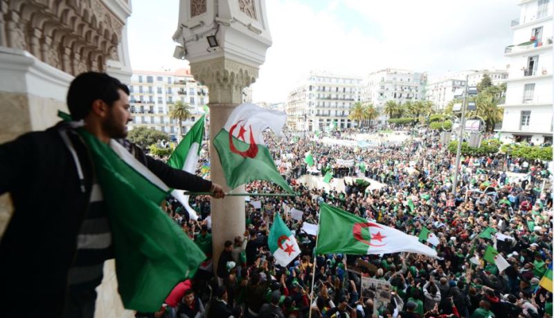 الجمعة الثامنة تنتهي بمواجهات عنيفة في العاصمة!