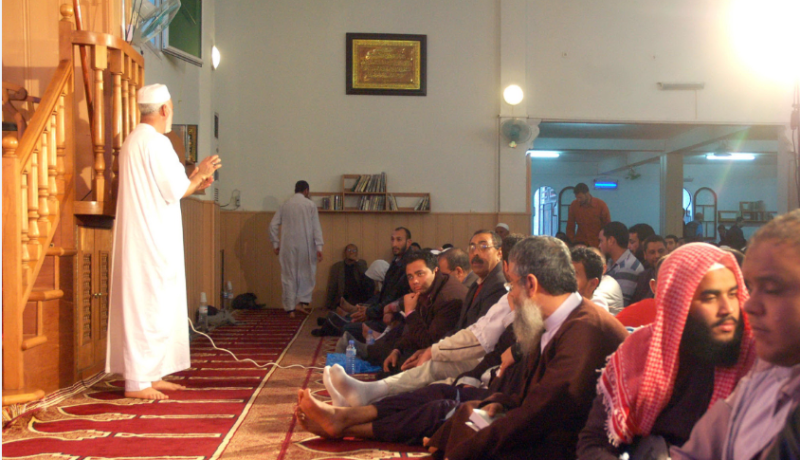 أئمة وخطباء المساجد يدعون إلى الجهاد ضد أحفاد القردة والخنازير