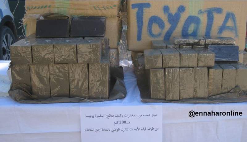 درك النعامة يحجز قنطارين من الكيف داخل سيارة فخمة