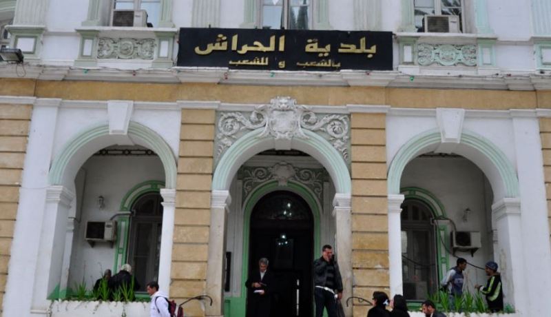 هكذا حوّل الأمين العام لبلدية الحراش مكتبه إلى ورشة لتزوير مقرّرات الاستفادة ورخص البناء!