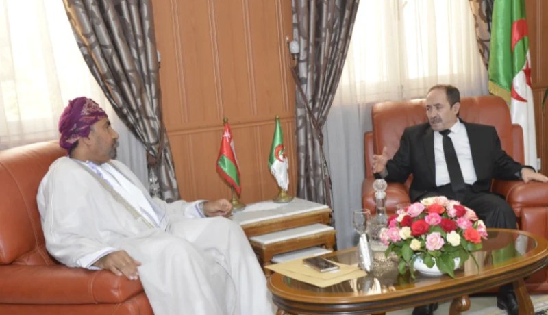 بالصور.. بلعابد يتباحث سبل تعزيز التعاون التربوي مع عمان