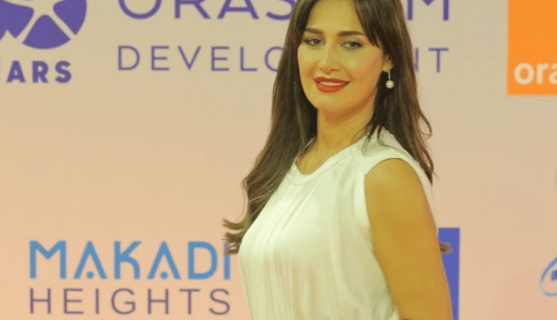 حلا شيحة بالحجاب في أول ظهور لها بعد أنباء إرتباطها بداعية