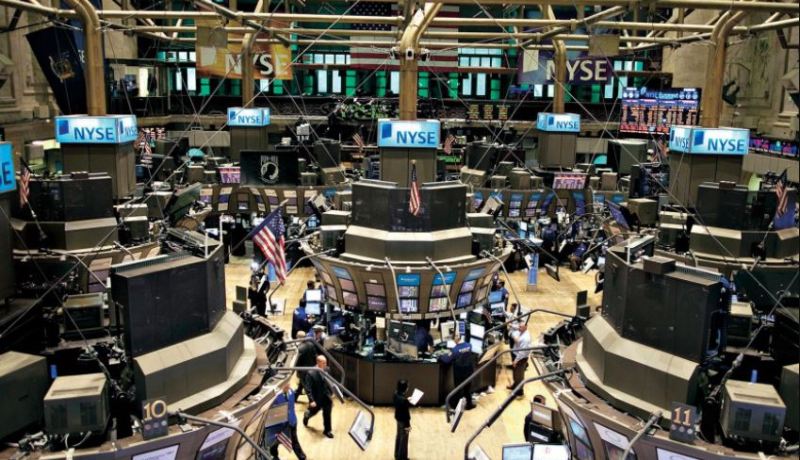 مؤشرات “وول ستريت” تغلق عند مستويات قياسية