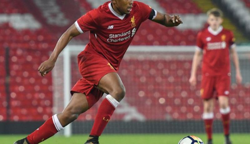 الجزائر تسعى لإقناع نجم ليفربول الصاعد بالإنضمام للخضر