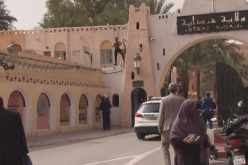 مواطن يحاول الإنتحار حرقاً من فوق مقر ولاية غرداية والوالي يتدخل!