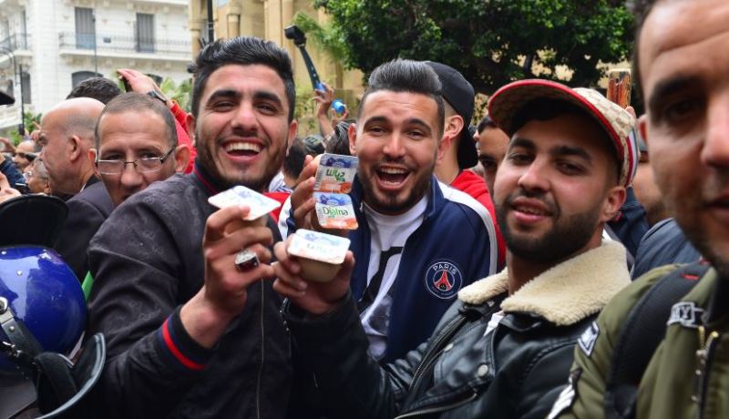 مظاهرات أمام محكمة سيدي امحمد لانتظار أويحيــــى.. بـــــ«اليـــاغـــورت»!