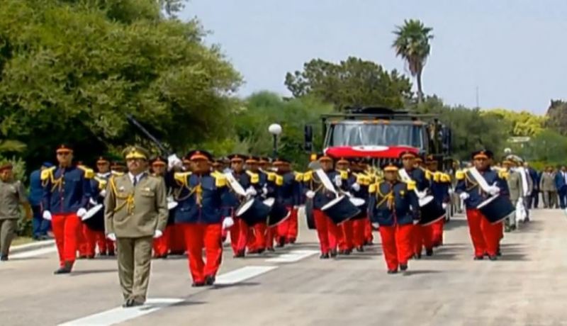 انطلاق موكب تأبين رئيس الجمهورية التونسي الراحل