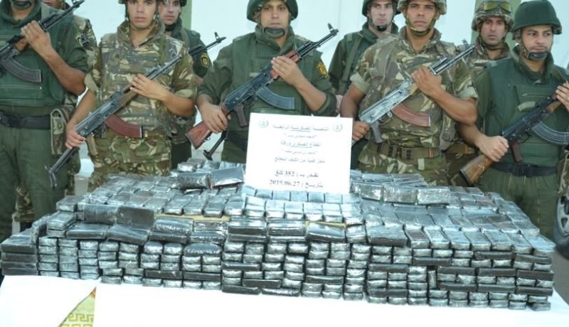 الجيش يحبط ثلاث عمليات تهريب متتالية ويحجز 8.5 قناطير من «الكيف» في غرداية