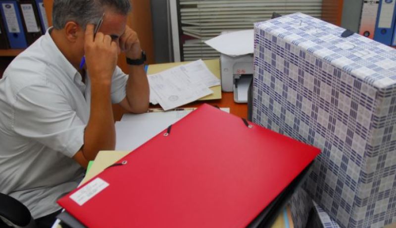 حوالي 50 ألف عامل في ثلاثة قطاعات من دون أجور