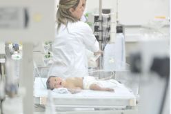 منظفة بالمستشفى تبيع رضيعا لمشعوذة لاستعمال أطرافه في طقوس السحر