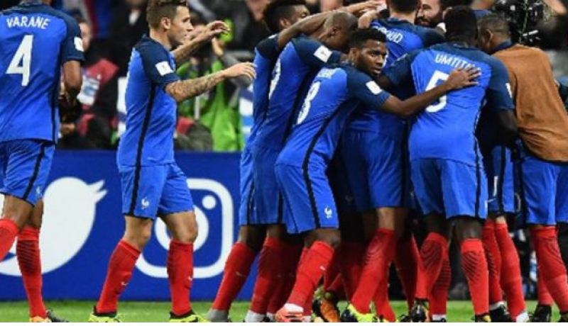 فرنسا تتأهل للمونديال وتنتزع الصدارة بالفوز على بيلاروسيا