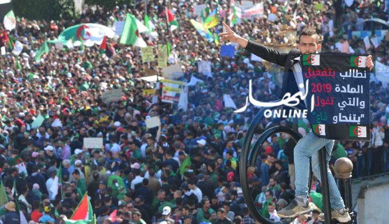 «تسونامي» بشري في مليونيات بشعار «يتنحاو ڤاع»