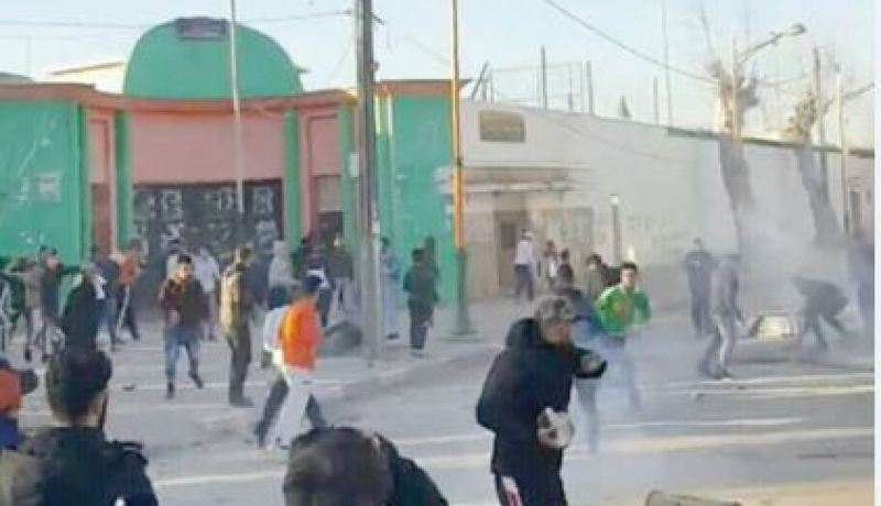توقيف 14 مشاغبا.. إصابة 20 شرطيا و10 مناصرين في أحداث شغب بداربي المتيجة