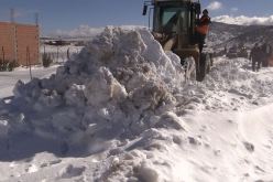 قارورة الغاز بـ600 دينار.. والثلوج تحاصر عائلات وتغلق مدارس!