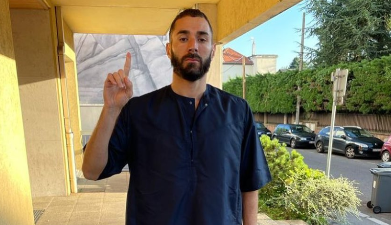 بن زيمة: “عيد مبارك تقبل الله منا ومنكم”